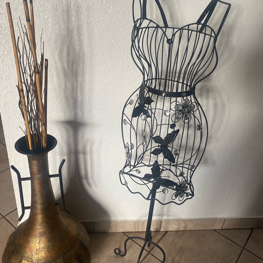 Black Wire Dress Form Mannequin